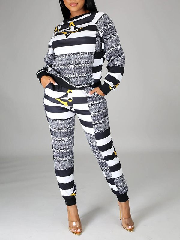 Printed Sweatshirt & Pants Set