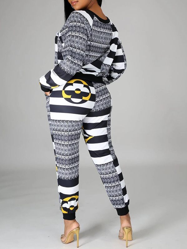 Printed Sweatshirt & Pants Set