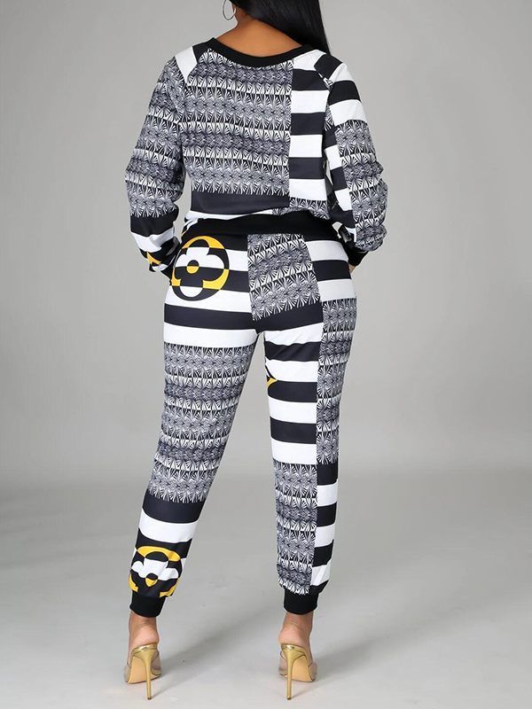Printed Sweatshirt & Pants Set
