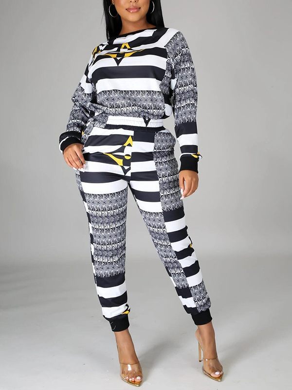 Printed Sweatshirt & Pants Set